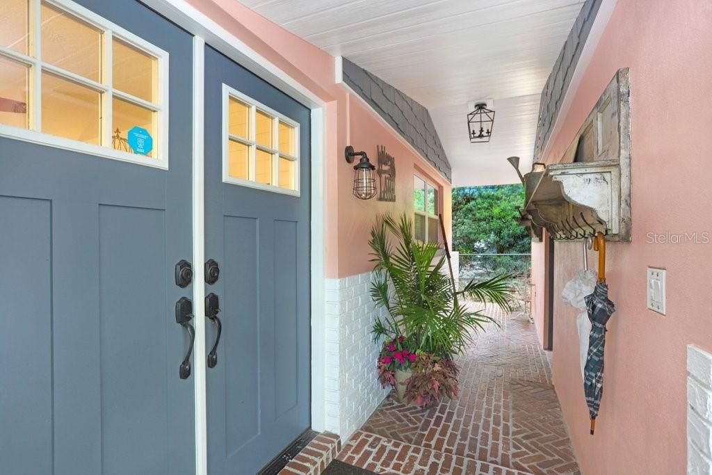 Active With Contract: $1,240,000 (3 beds, 2 baths, 2106 Square Feet)