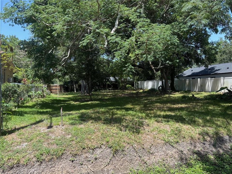 待售: $95,000 (0.17 acres)