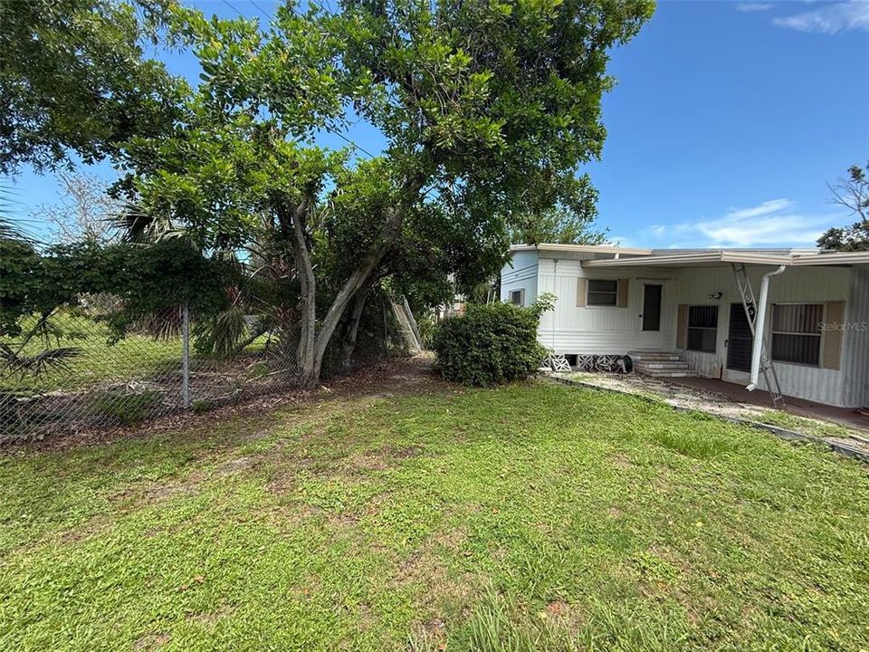 For Sale: $60,000 (1 beds, 1 baths, 450 Square Feet)