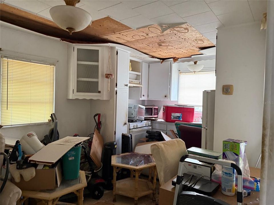 For Sale: $60,000 (1 beds, 1 baths, 450 Square Feet)