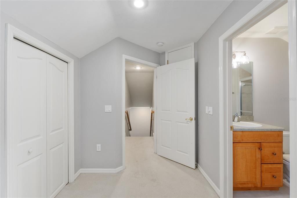 For Sale: $1,085,000 (5 beds, 4 baths, 4113 Square Feet)