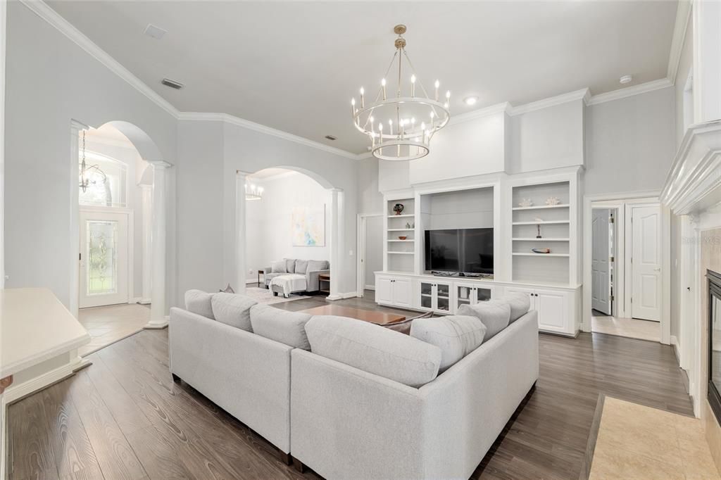 For Sale: $1,085,000 (5 beds, 4 baths, 4113 Square Feet)