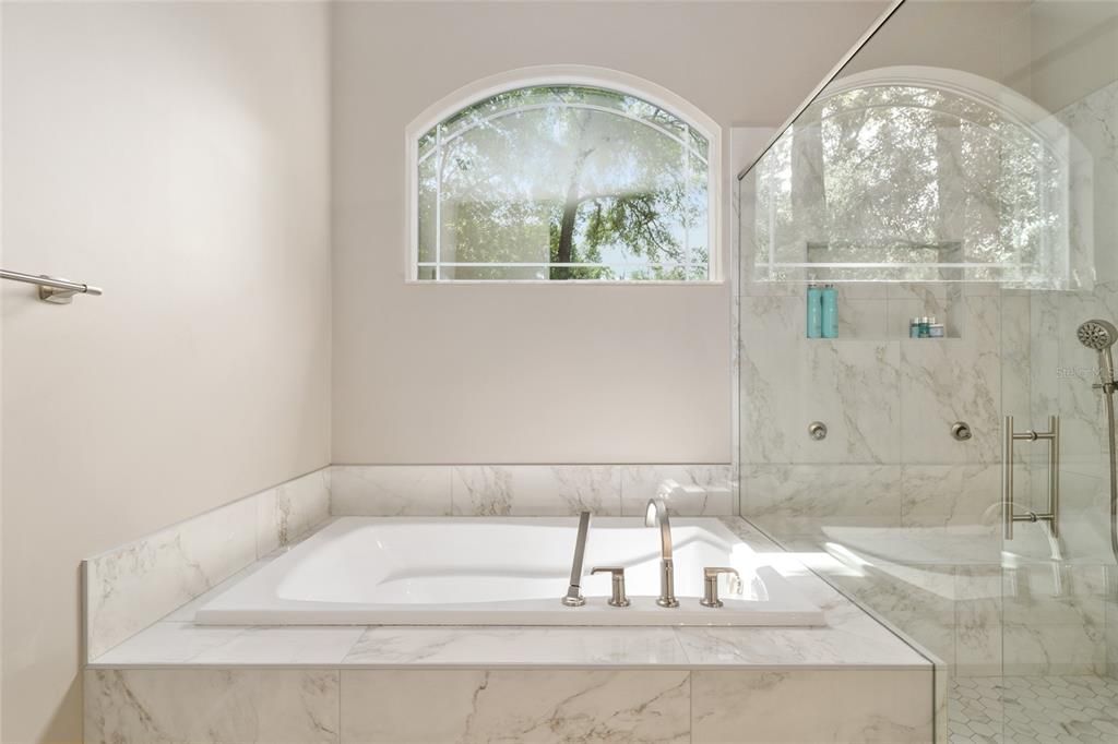 For Sale: $1,085,000 (5 beds, 4 baths, 4113 Square Feet)