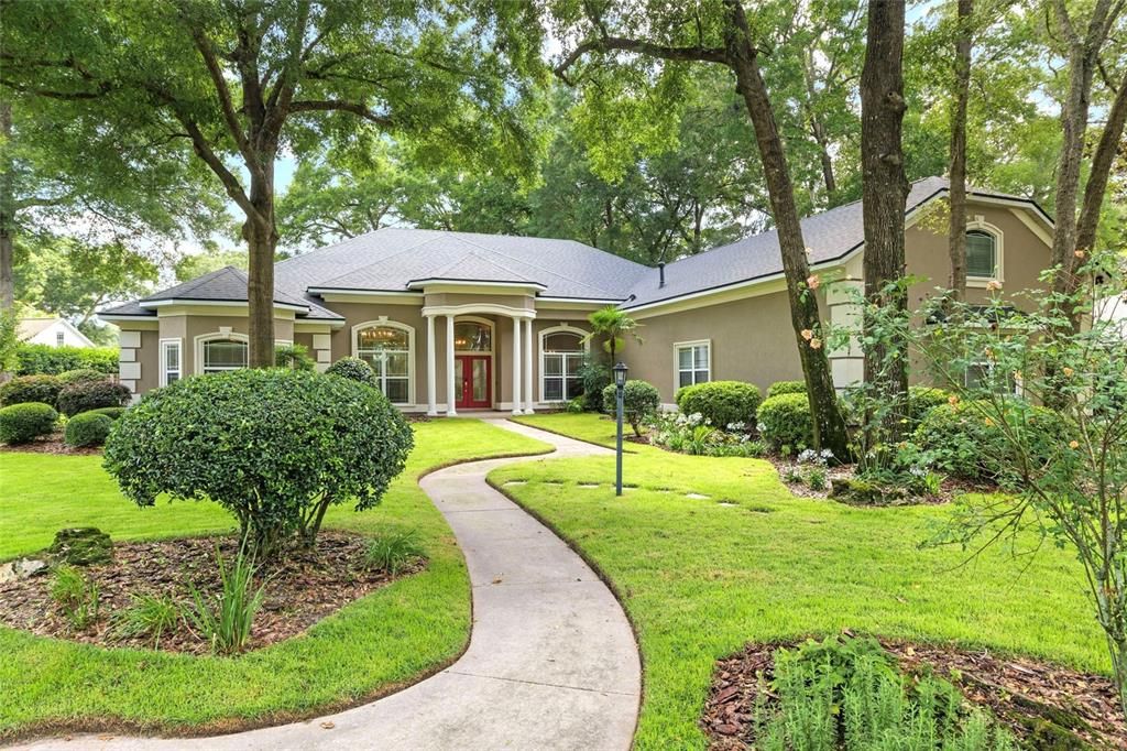 For Sale: $1,085,000 (5 beds, 4 baths, 4113 Square Feet)