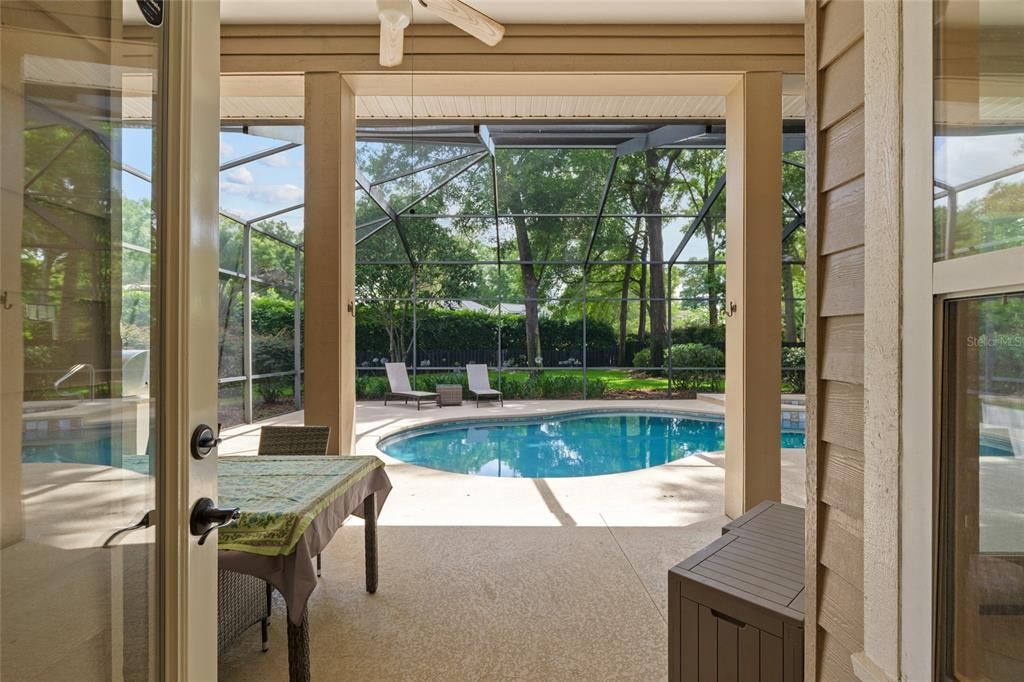 For Sale: $1,085,000 (5 beds, 4 baths, 4113 Square Feet)