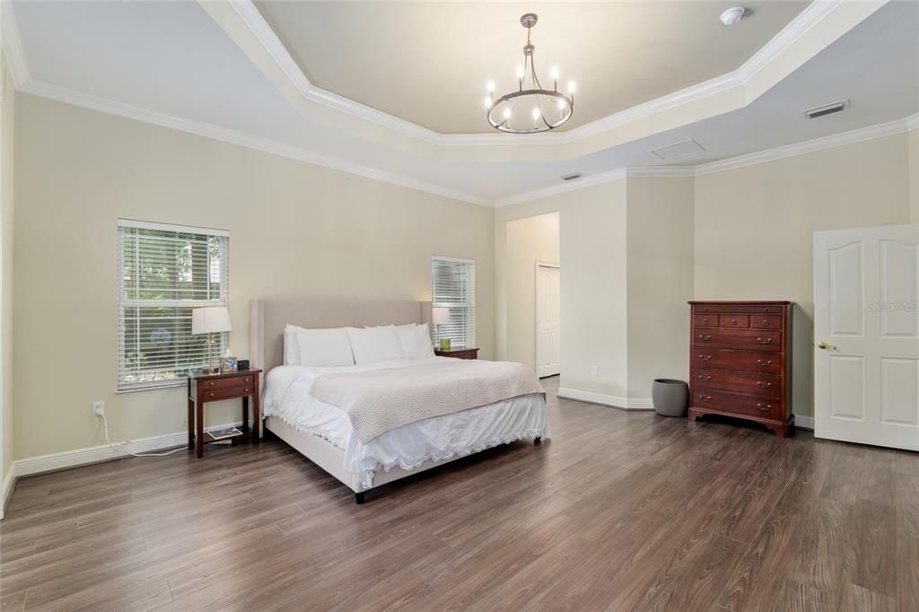 For Sale: $1,085,000 (5 beds, 4 baths, 4113 Square Feet)