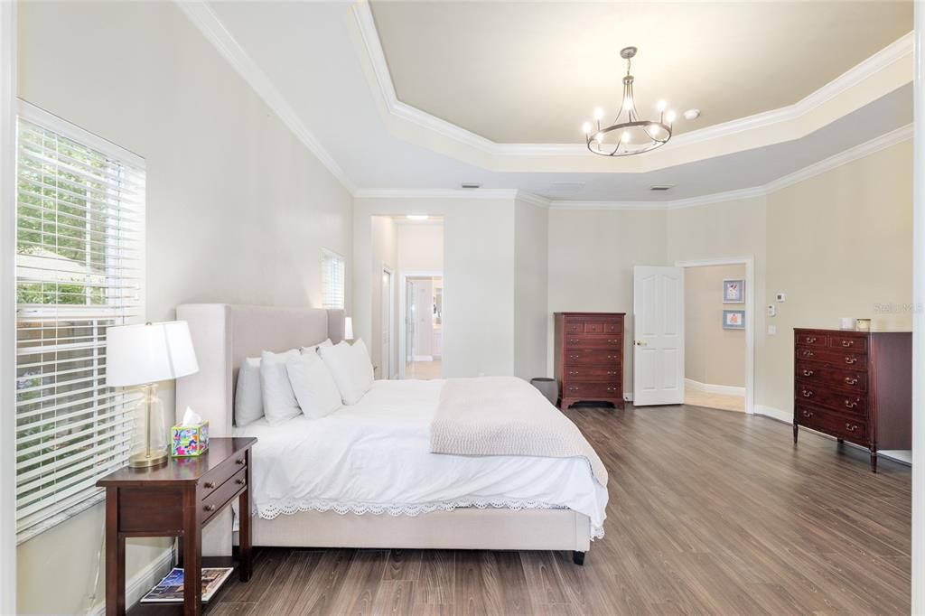 For Sale: $1,085,000 (5 beds, 4 baths, 4113 Square Feet)