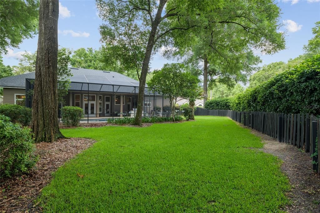 For Sale: $1,085,000 (5 beds, 4 baths, 4113 Square Feet)