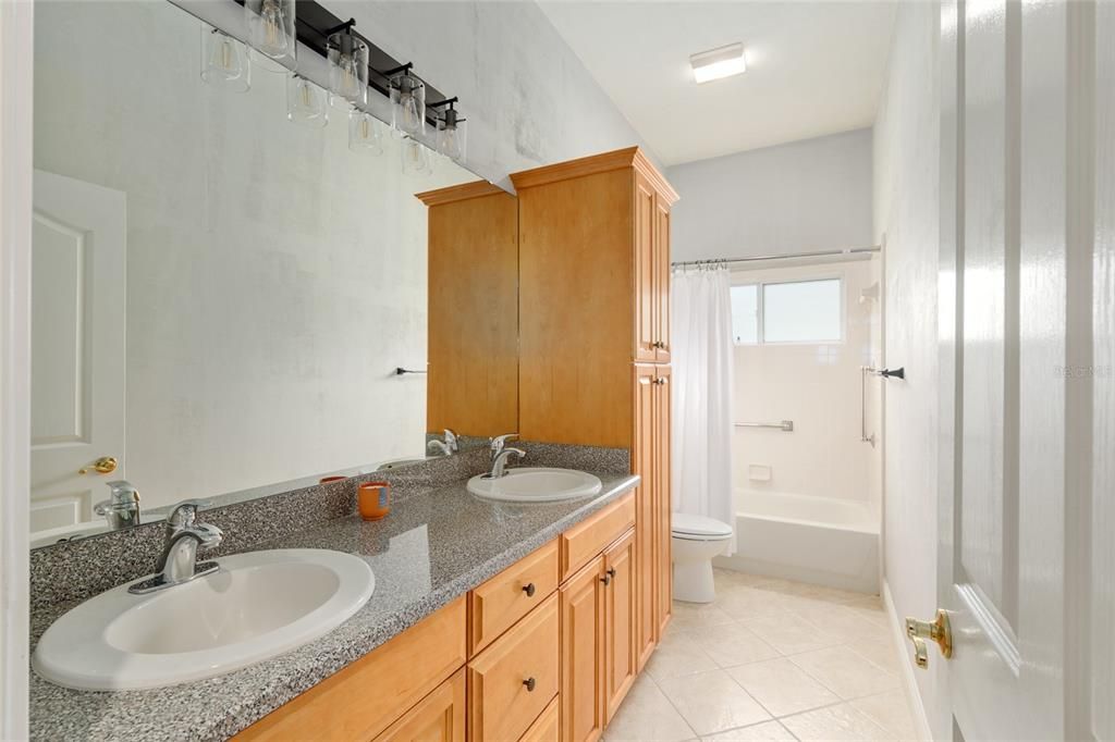 For Sale: $1,085,000 (5 beds, 4 baths, 4113 Square Feet)