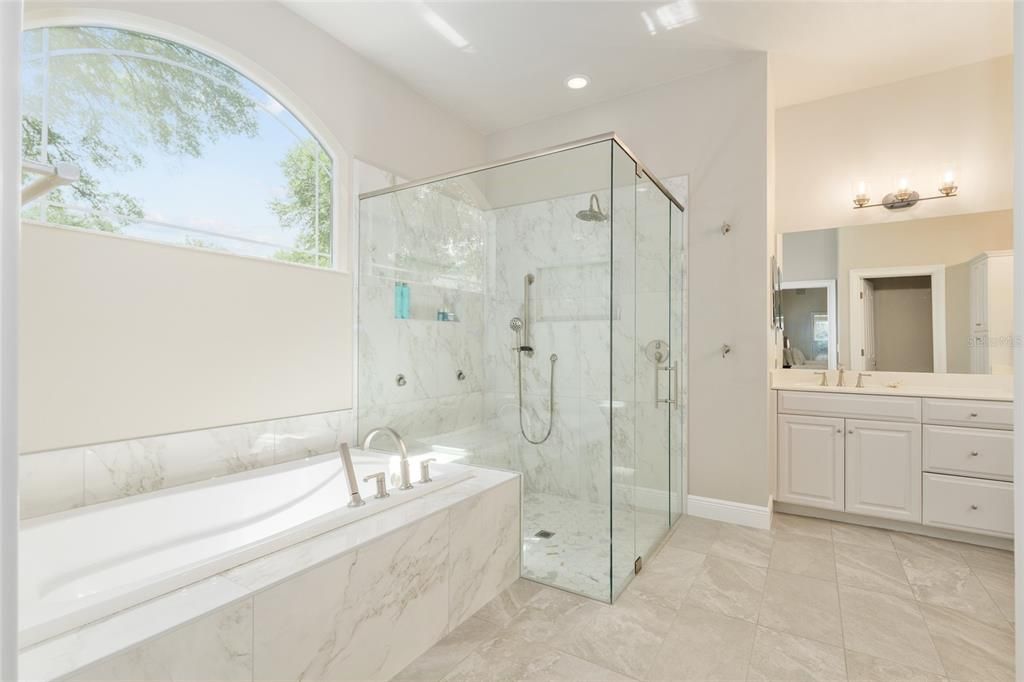 For Sale: $1,085,000 (5 beds, 4 baths, 4113 Square Feet)