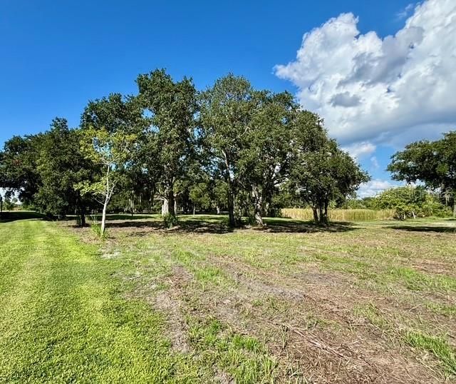 На продажу: $599,999 (2.89 acres)