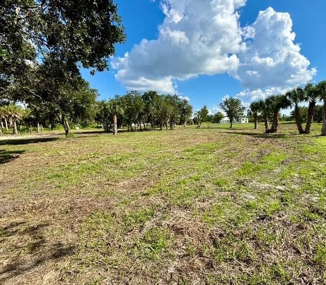 На продажу: $599,999 (2.89 acres)