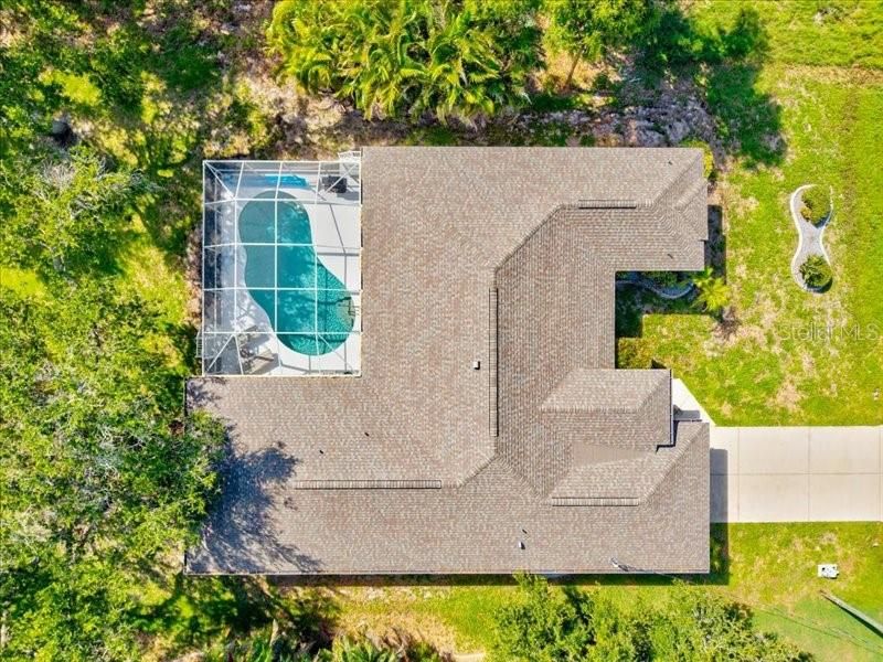 Activo con contrato: $435,000 (4 camas, 3 baños, 2320 Pies cuadrados)
