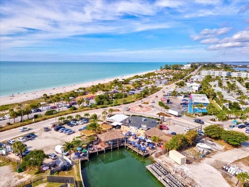 Activo con contrato: $435,000 (4 camas, 3 baños, 2320 Pies cuadrados)