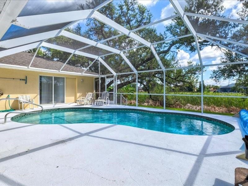 Activo con contrato: $435,000 (4 camas, 3 baños, 2320 Pies cuadrados)