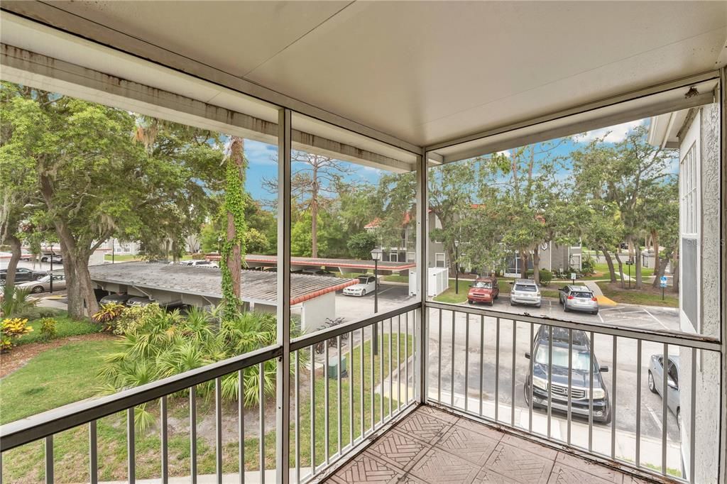 Screened in porch area, perfect for some relaxing mediation