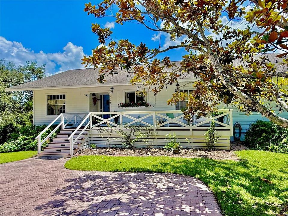 Vendido Recientemente: $725,000 (4 camas, 2 baños, 2645 Pies cuadrados)