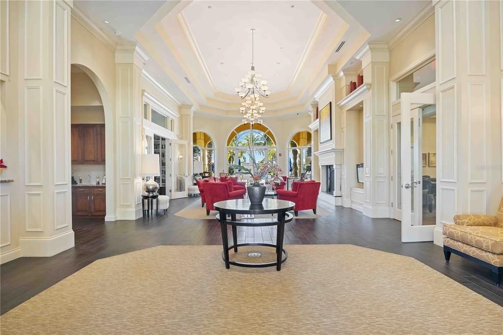 合同活跃: $359,000 (2 贝兹, 2 浴室, 1437 平方英尺)