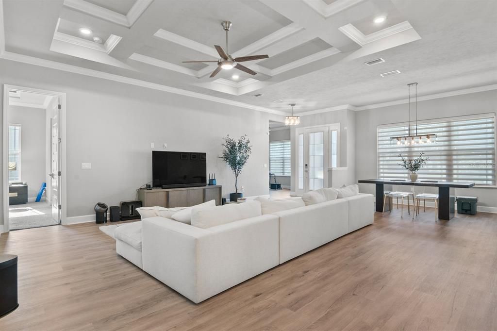 На продажу: $679,990 (4 спален, 3 ванн, 2348 Квадратных фут)