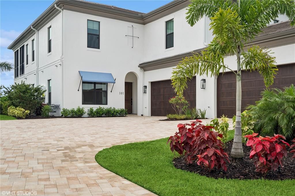 For Sale: $1,200,000 (3 beds, 3 baths, 2369 Square Feet)