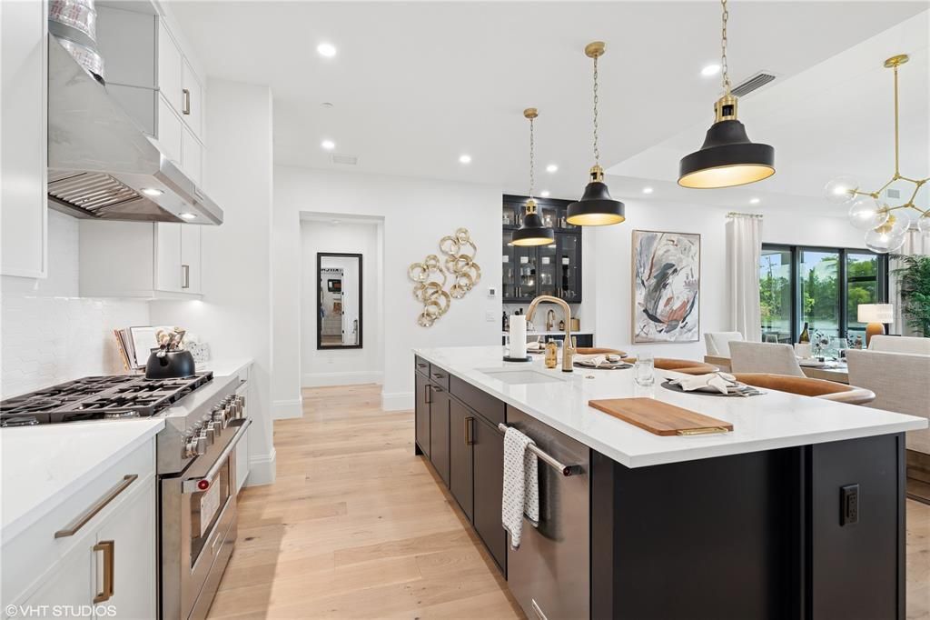 For Sale: $1,200,000 (3 beds, 3 baths, 2369 Square Feet)