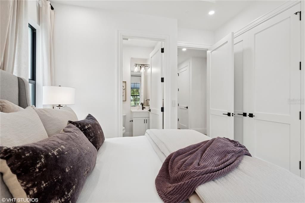 For Sale: $1,200,000 (3 beds, 3 baths, 2369 Square Feet)