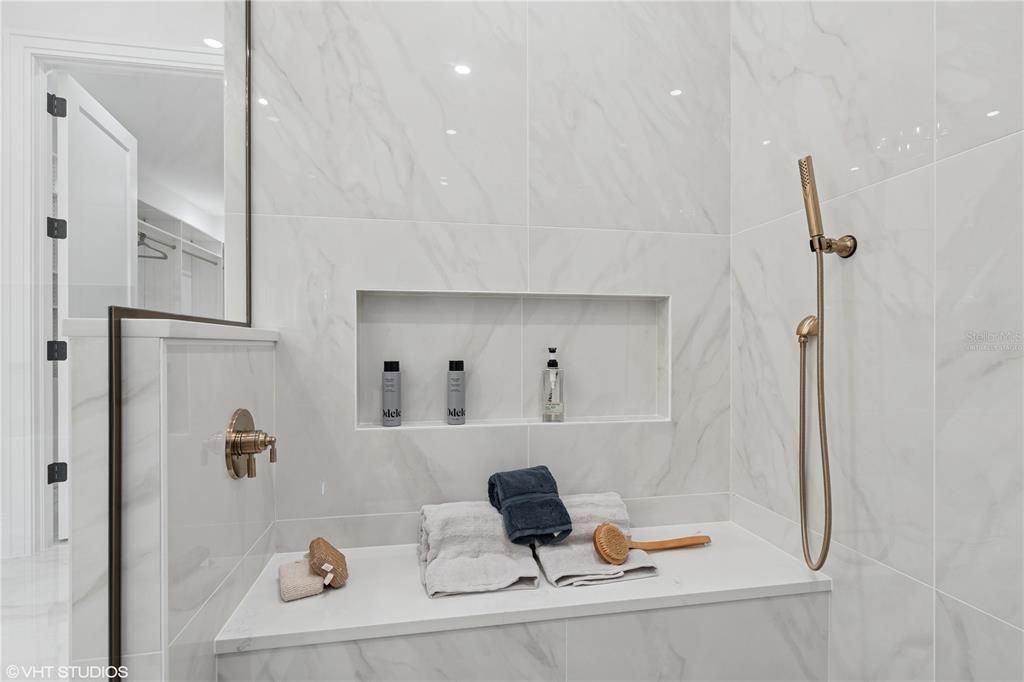 For Sale: $1,200,000 (3 beds, 3 baths, 2369 Square Feet)