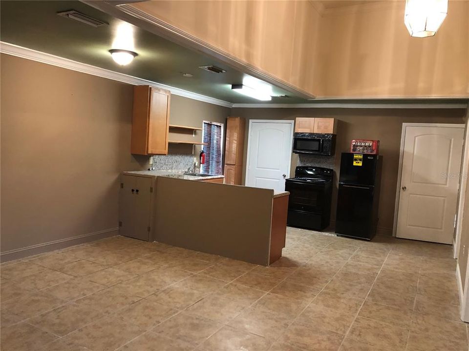 For Sale: $574,963 (9 beds, 4 baths, 4666 Square Feet)