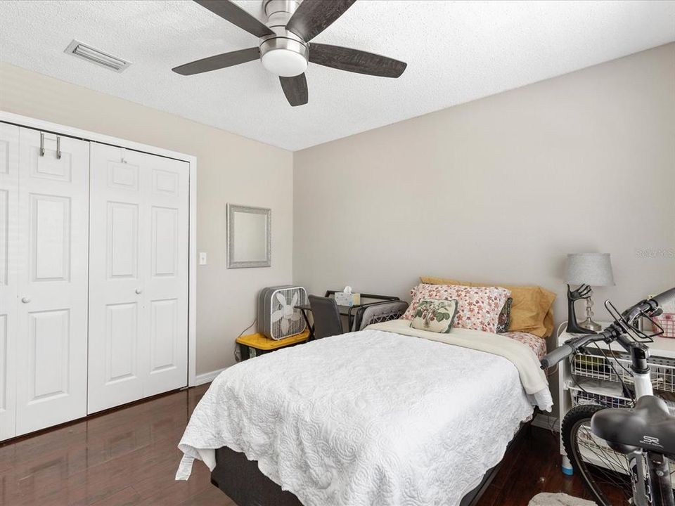 待售: $290,000 (3 贝兹, 2 浴室, 1157 平方英尺)