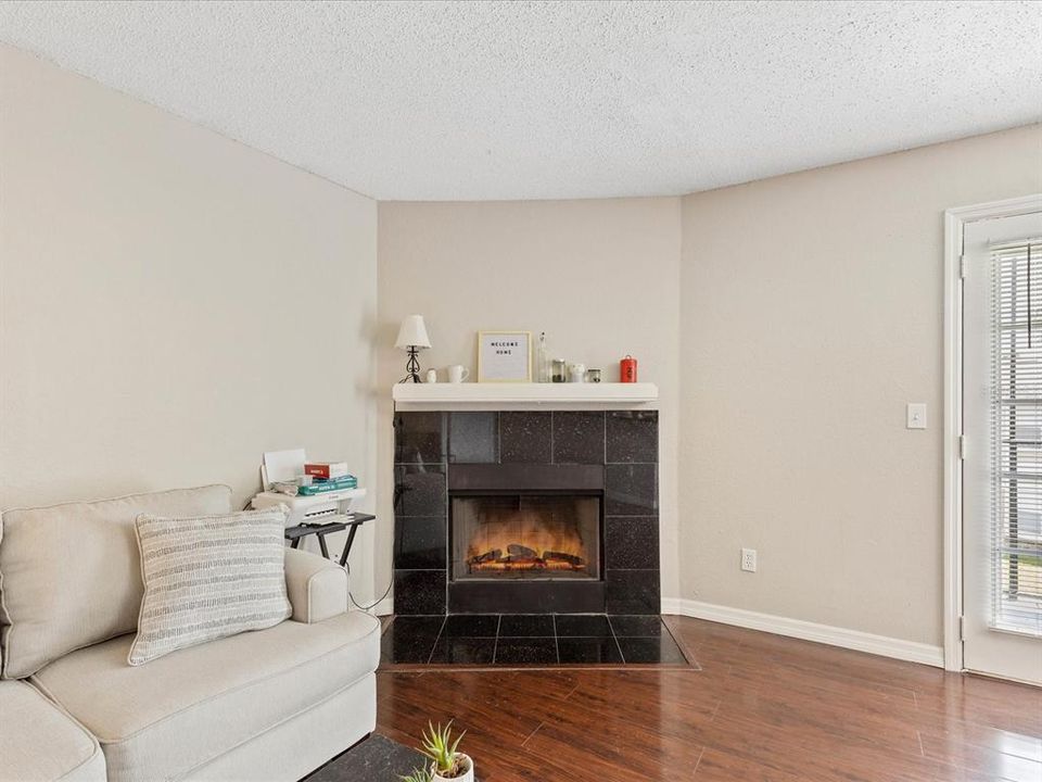 待售: $290,000 (3 贝兹, 2 浴室, 1157 平方英尺)