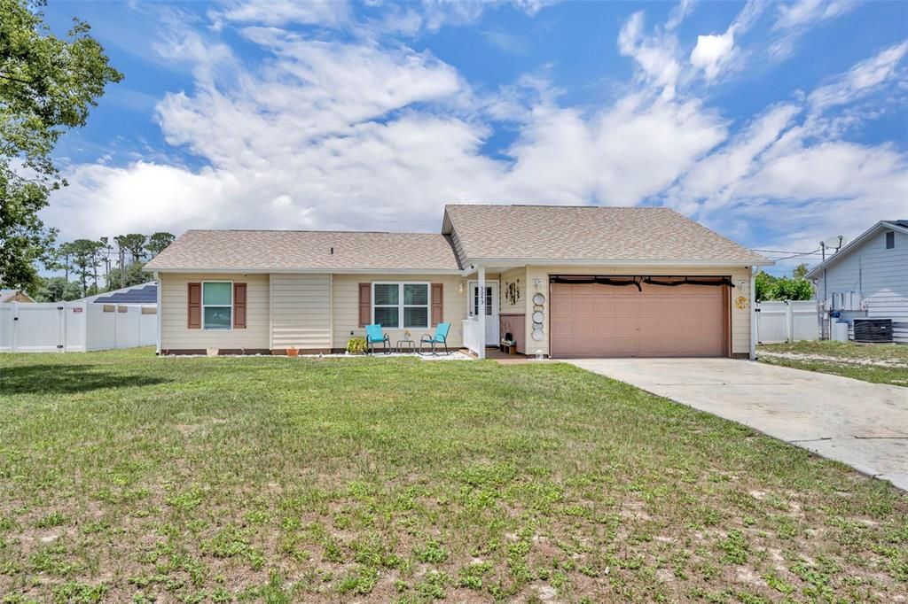 На продажу: $298,000 (3 спален, 2 ванн, 1142 Квадратных фут)