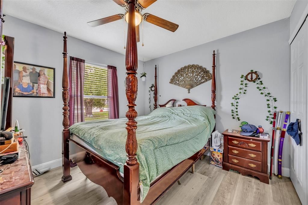 На продажу: $298,000 (3 спален, 2 ванн, 1142 Квадратных фут)