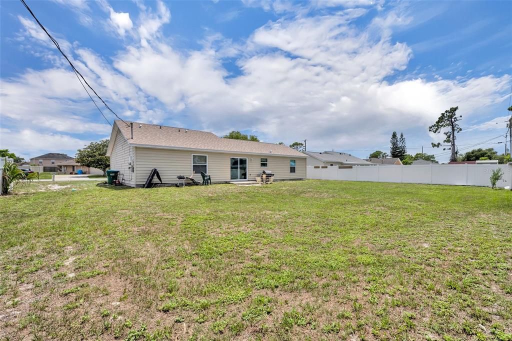 На продажу: $298,000 (3 спален, 2 ванн, 1142 Квадратных фут)