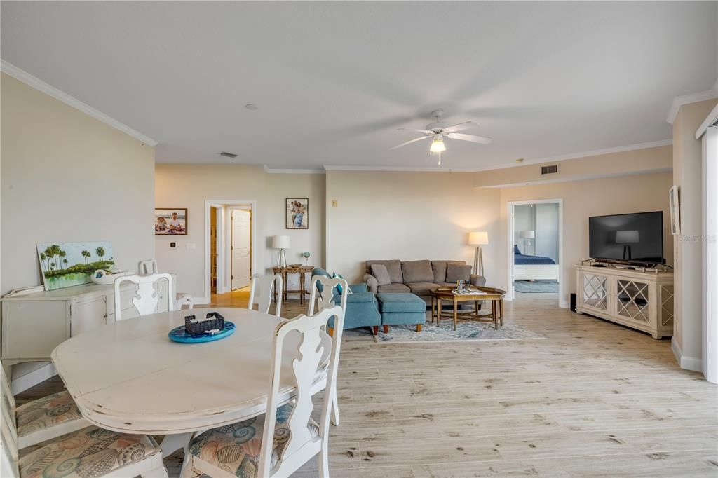 待售: $550,000 (3 贝兹, 3 浴室, 2013 平方英尺)