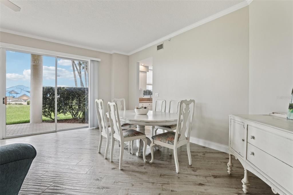 待售: $550,000 (3 贝兹, 3 浴室, 2013 平方英尺)