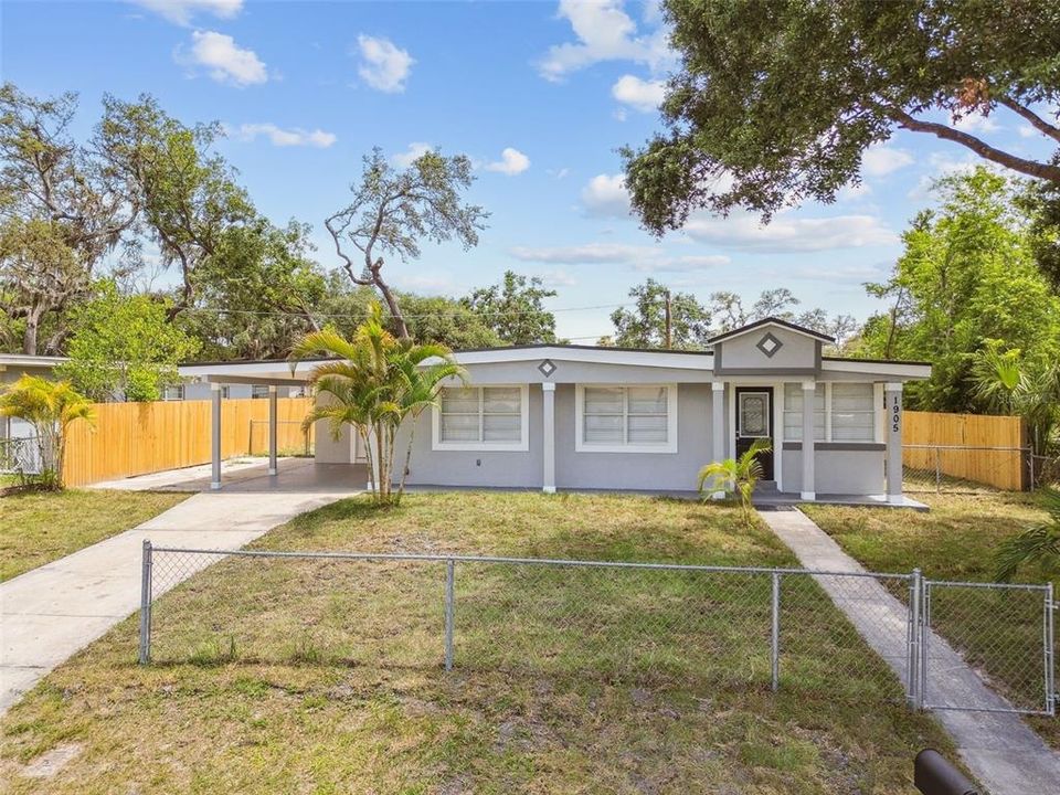 Vendido Recientemente: $359,900 (3 camas, 2 baños, 1227 Pies cuadrados)