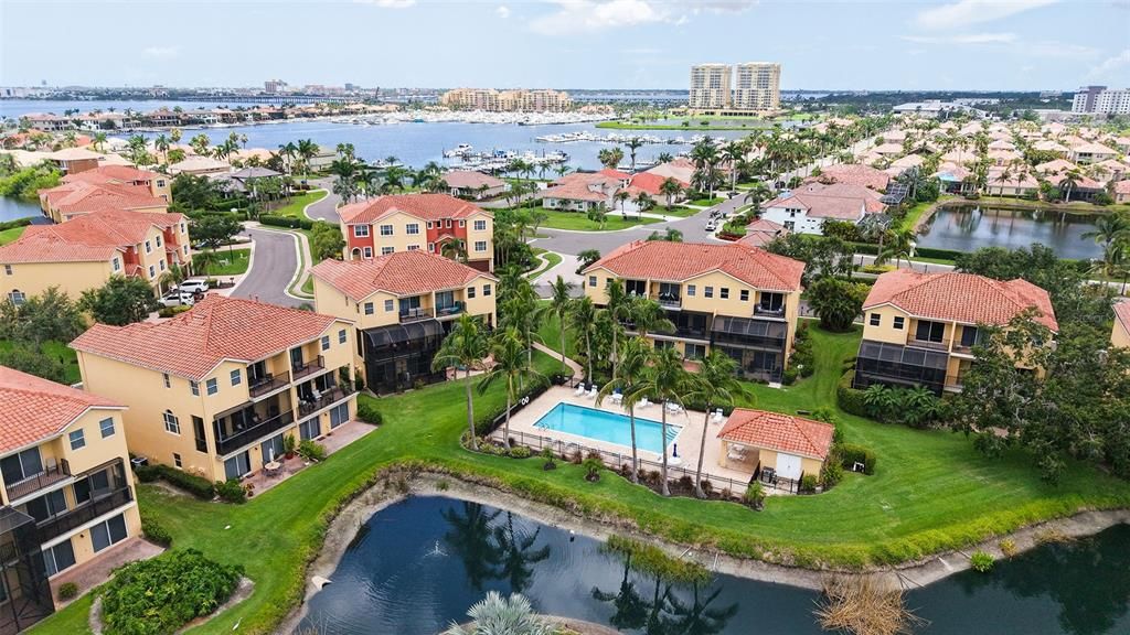 На продажу: $569,000 (4 спален, 4 ванн, 2848 Квадратных фут)