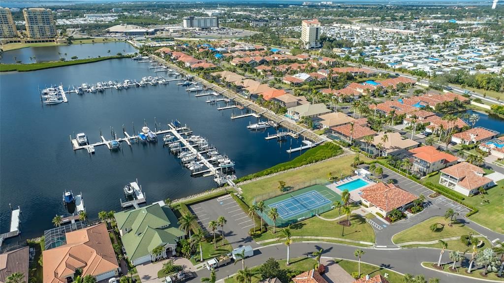 На продажу: $569,000 (4 спален, 4 ванн, 2848 Квадратных фут)