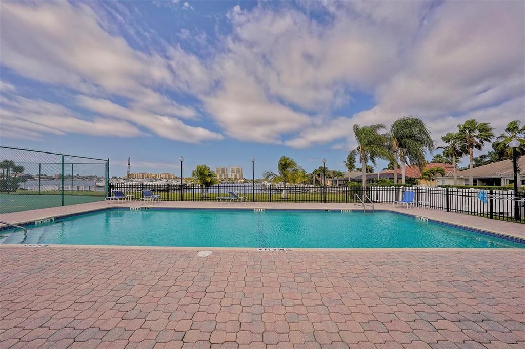 На продажу: $569,000 (4 спален, 4 ванн, 2848 Квадратных фут)