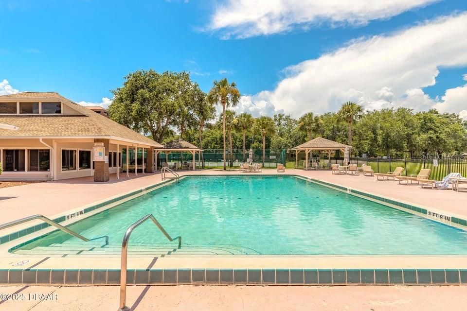 For Sale: $249,500 (2 beds, 2 baths, 1478 Square Feet)