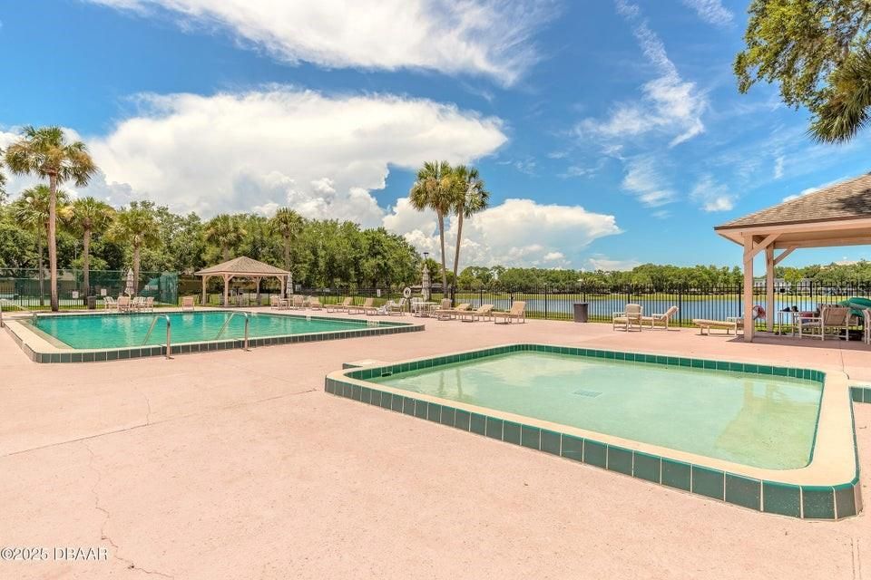 For Sale: $249,500 (2 beds, 2 baths, 1478 Square Feet)