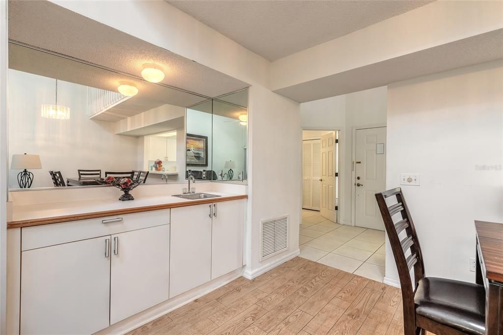 For Sale: $249,500 (2 beds, 2 baths, 1478 Square Feet)