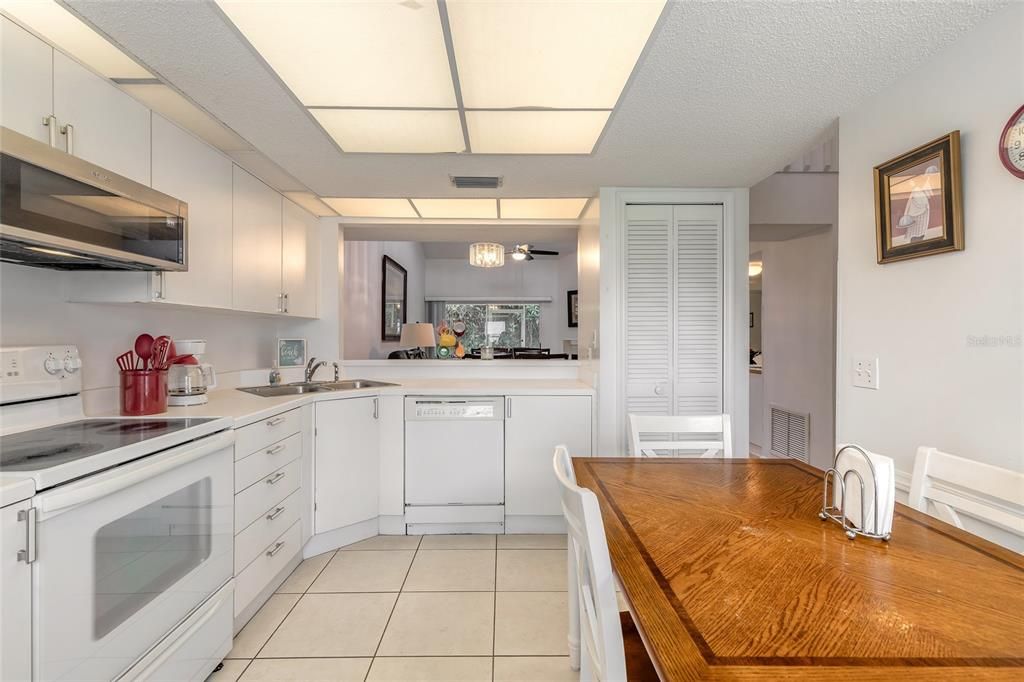 For Sale: $249,500 (2 beds, 2 baths, 1478 Square Feet)