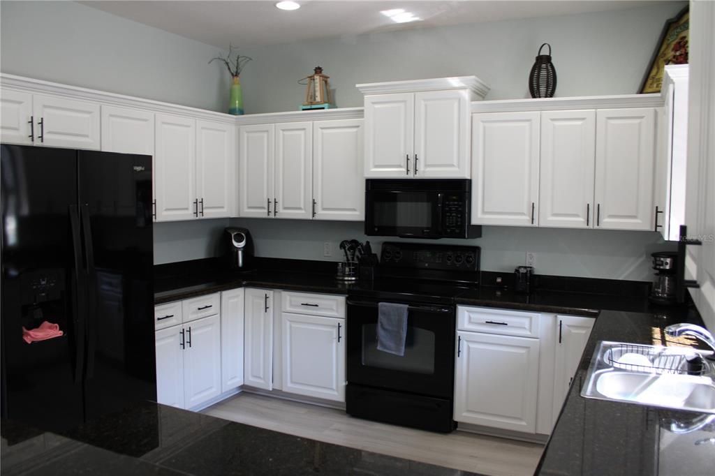 For Rent: $3,250 (4 beds, 3 baths, 2604 Square Feet)