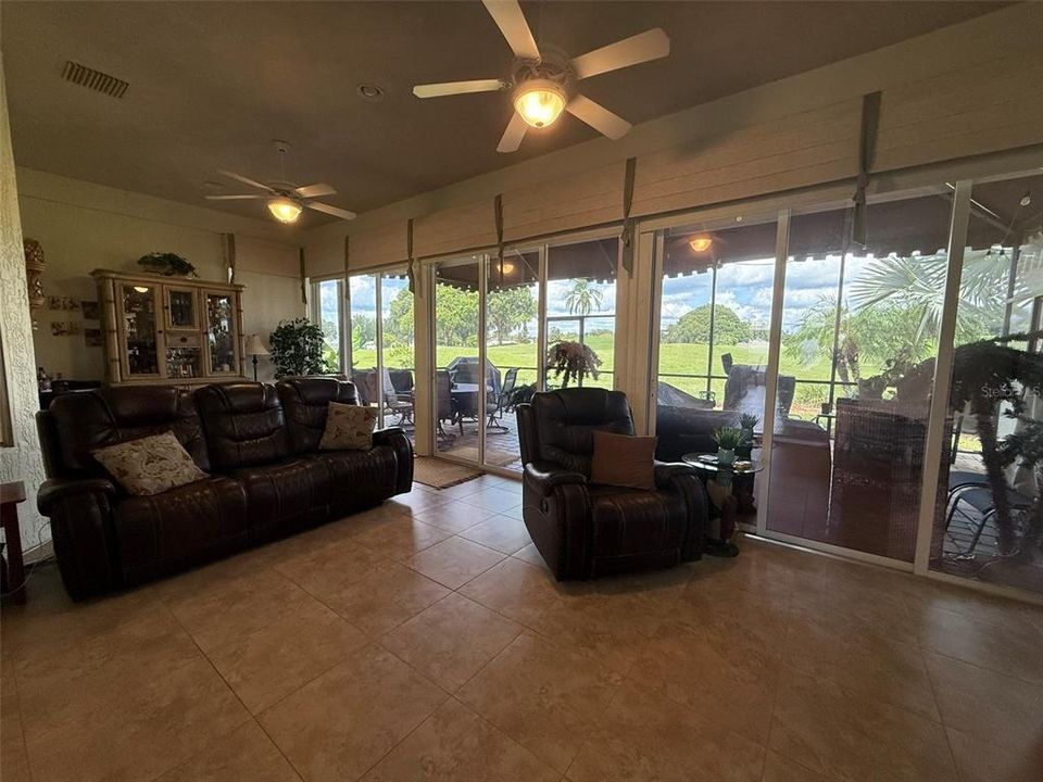 For Rent: $2,750 (3 beds, 2 baths, 1950 Square Feet)