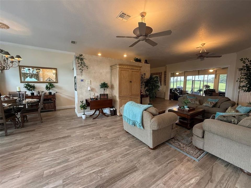 For Rent: $2,750 (3 beds, 2 baths, 1950 Square Feet)