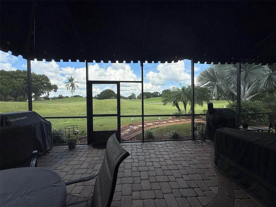 For Rent: $2,750 (3 beds, 2 baths, 1950 Square Feet)