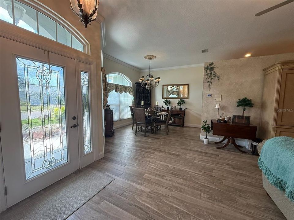 For Rent: $2,750 (3 beds, 2 baths, 1950 Square Feet)