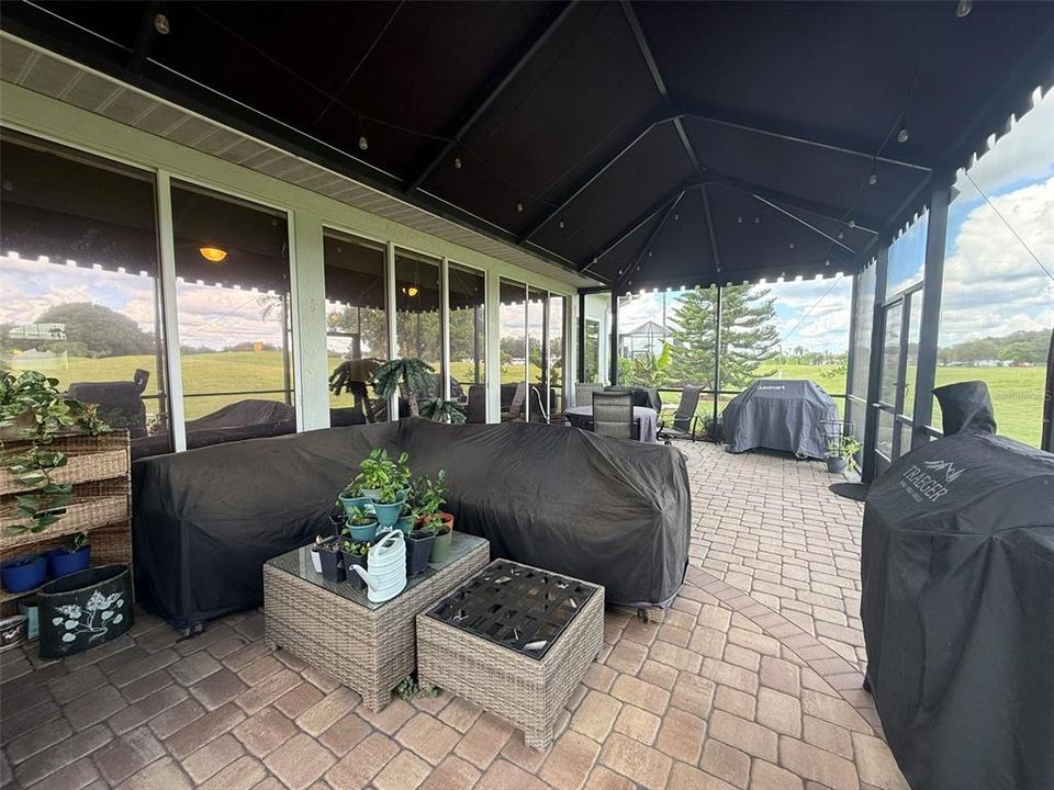 For Rent: $2,750 (3 beds, 2 baths, 1950 Square Feet)