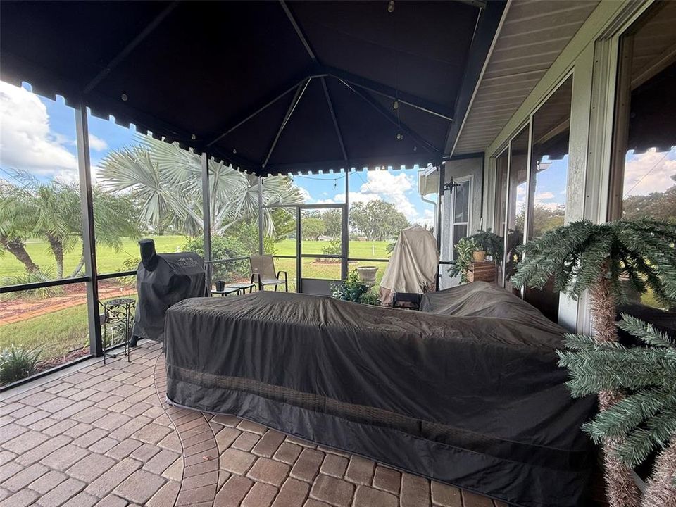 For Rent: $2,750 (3 beds, 2 baths, 1950 Square Feet)